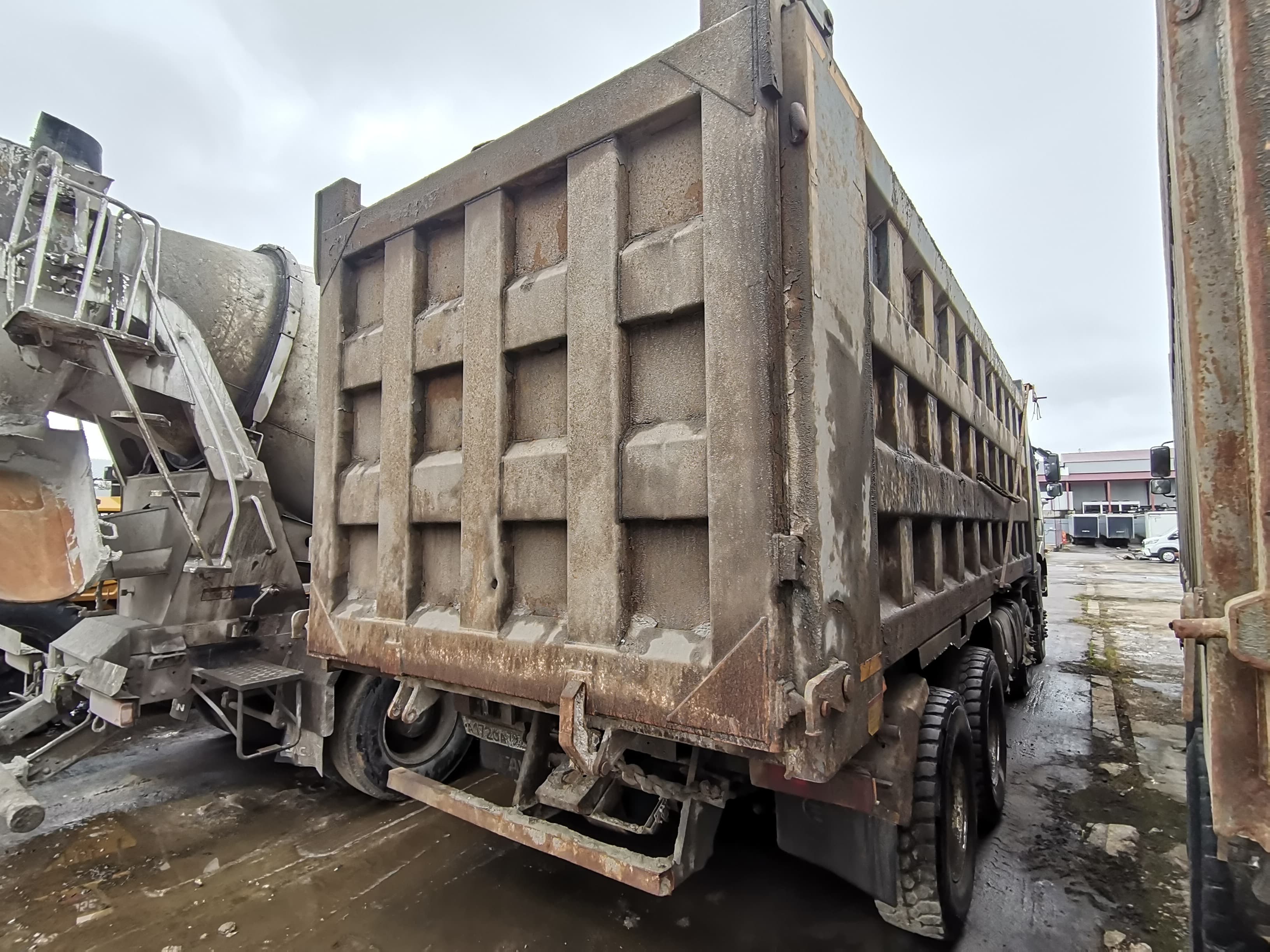 FAW J6 8x4 Самосвал - 3