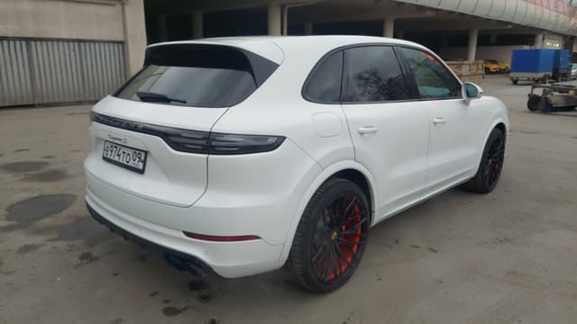 Porsche Cayenne - 3
