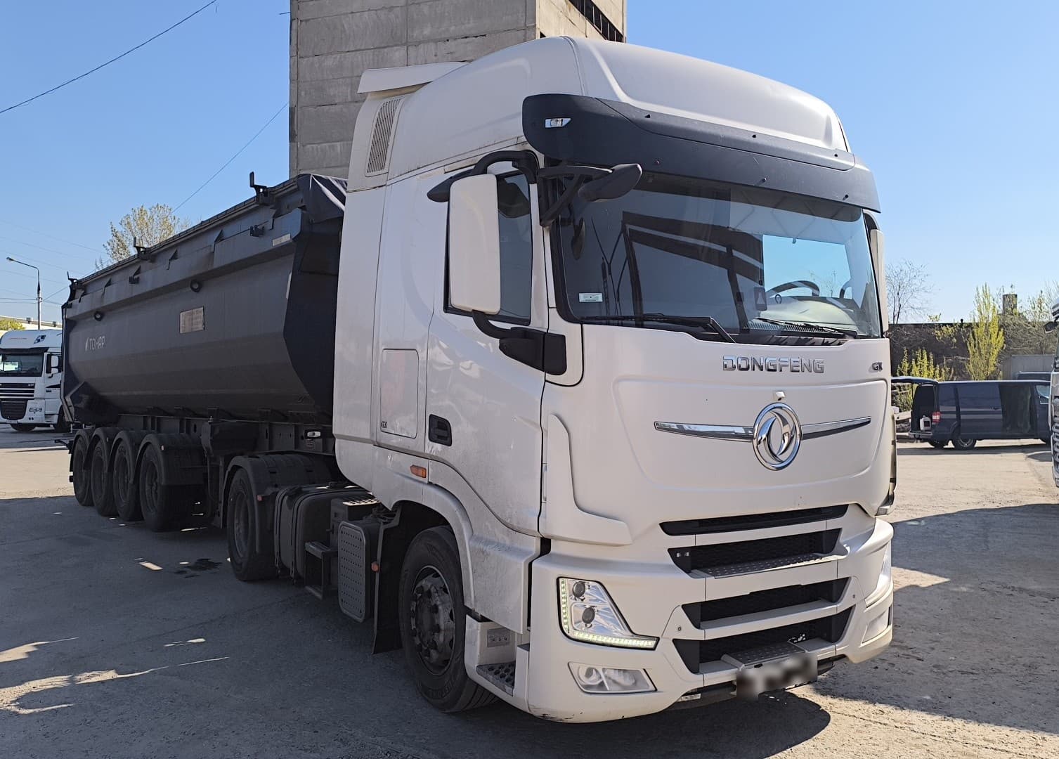 Dongfeng DFH 4x2 Седельный тягач - 2