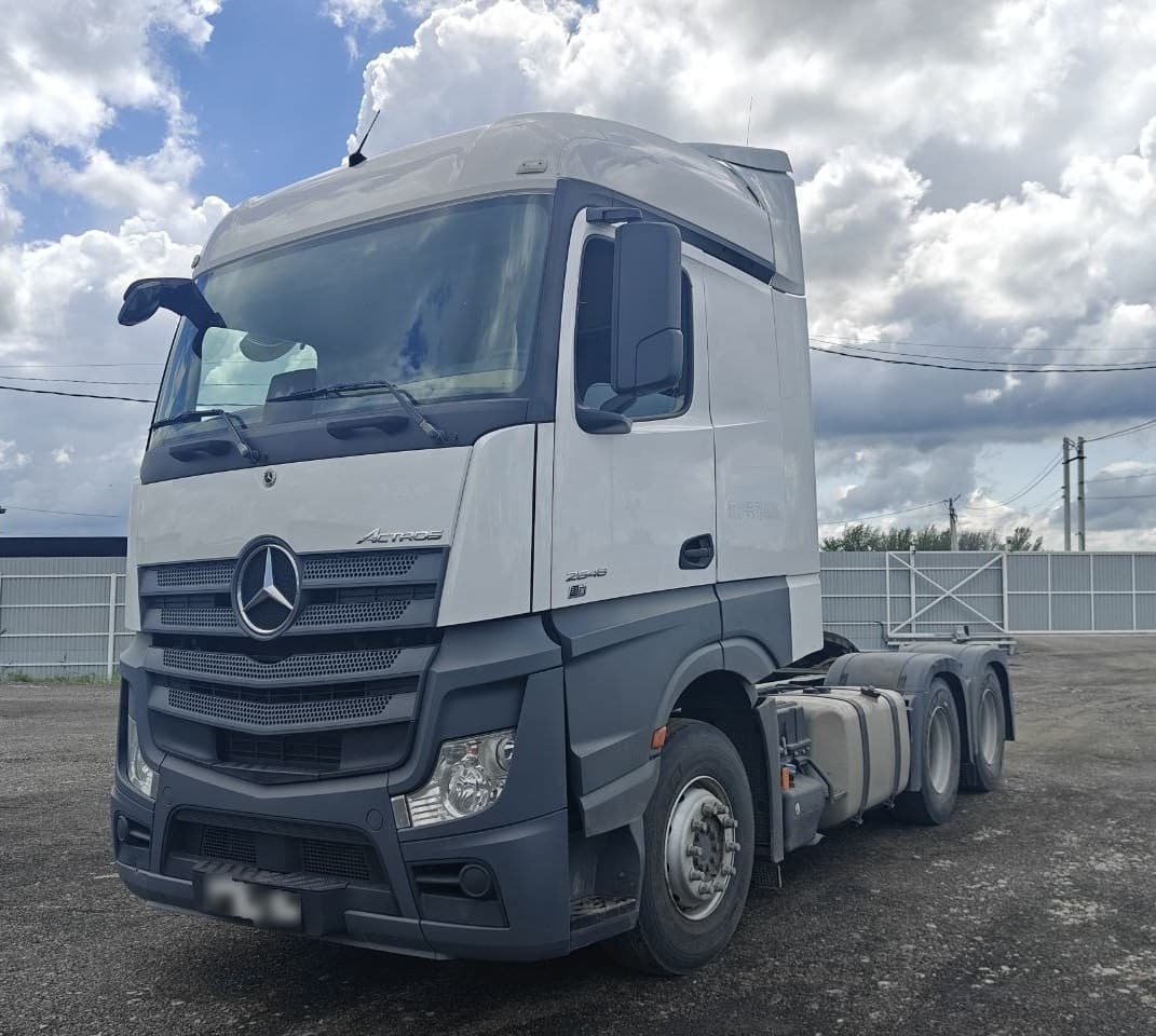 Mercedes-Benz Actros 6x4 Седельный тягач - 1