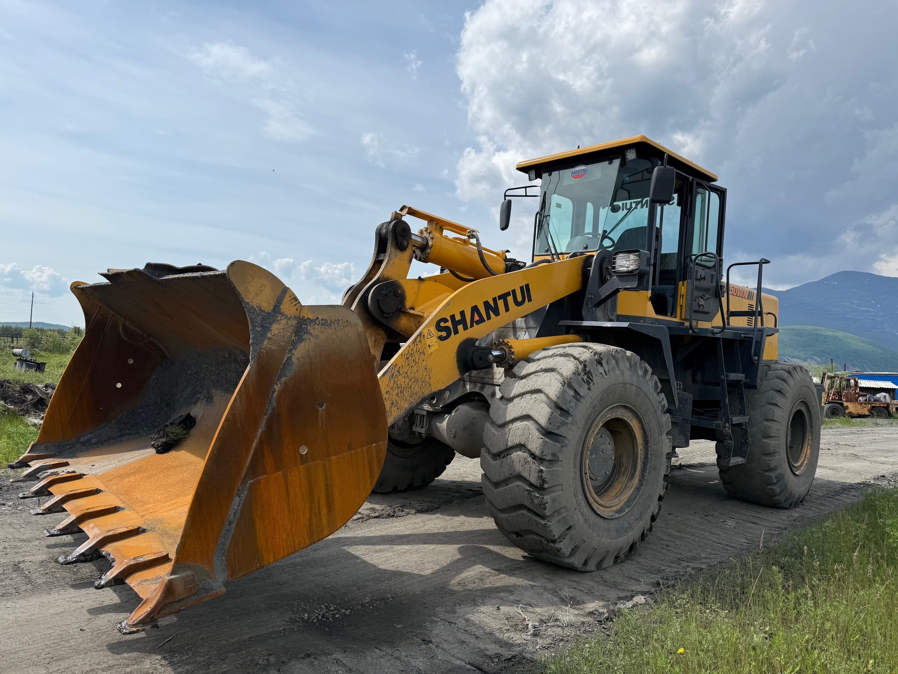 Shantui SL50 Фронтальный погрузчик - 1