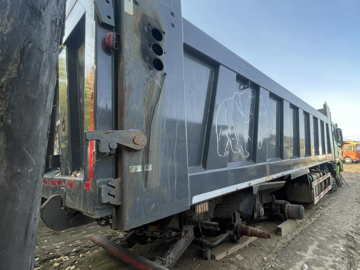 Shacman (Shaanxi) SX* 8x4 Самосвал - 3
