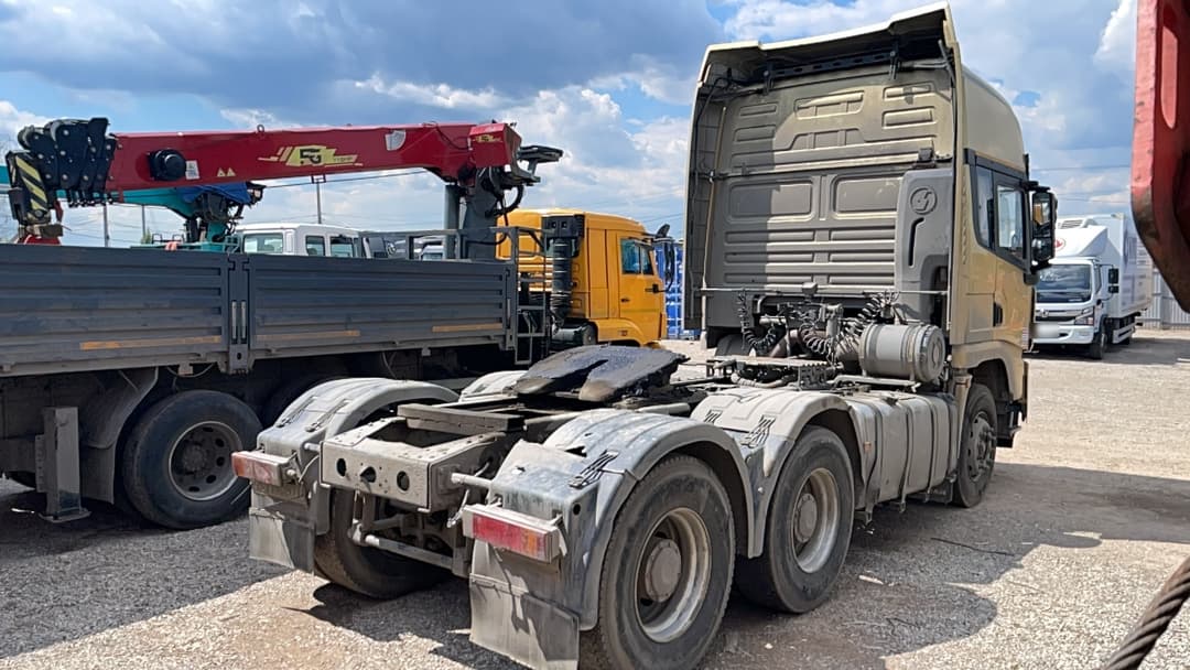 Shacman (Shaanxi) SX* 6x4 Седельный тягач - 3