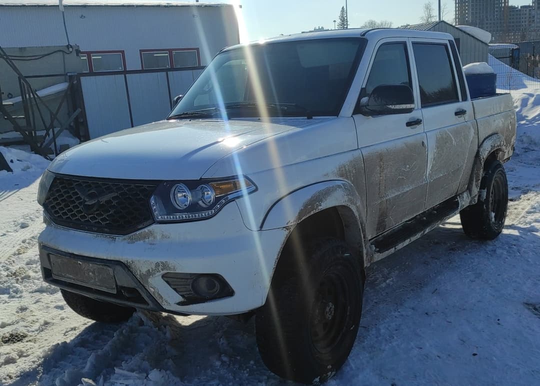UAZ Pickup - 1