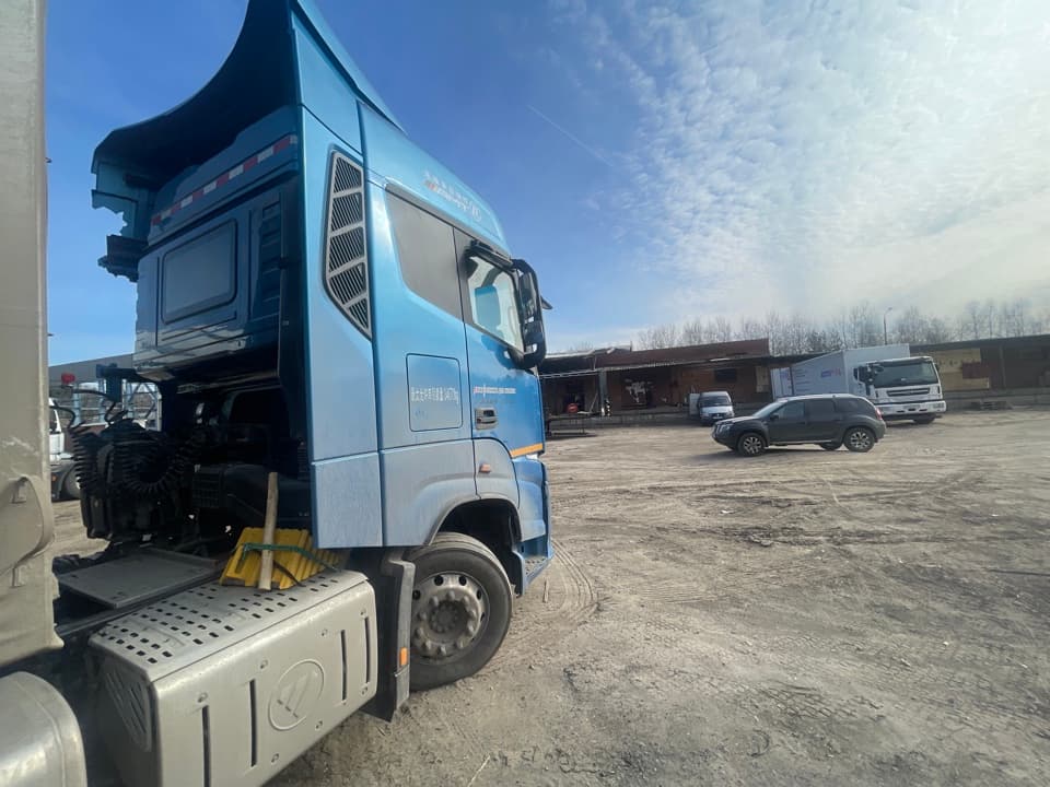 Foton AUMAN Galaxy 4x2 Седельный тягач - 3