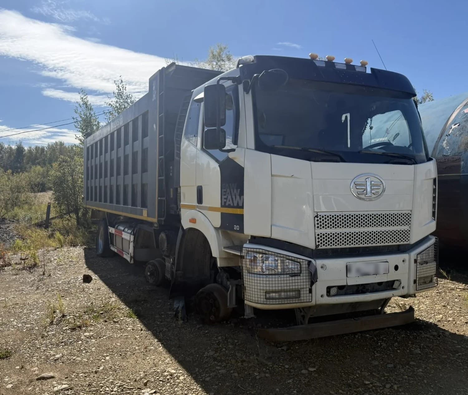 FAW J6 8x4 Самосвал - 2