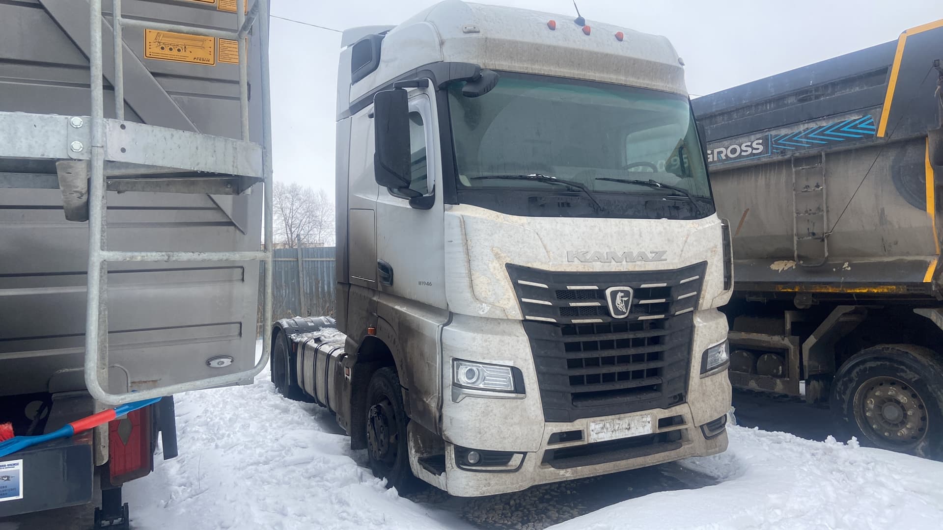 Камаз М1946 4x2 Седельный тягач - 2