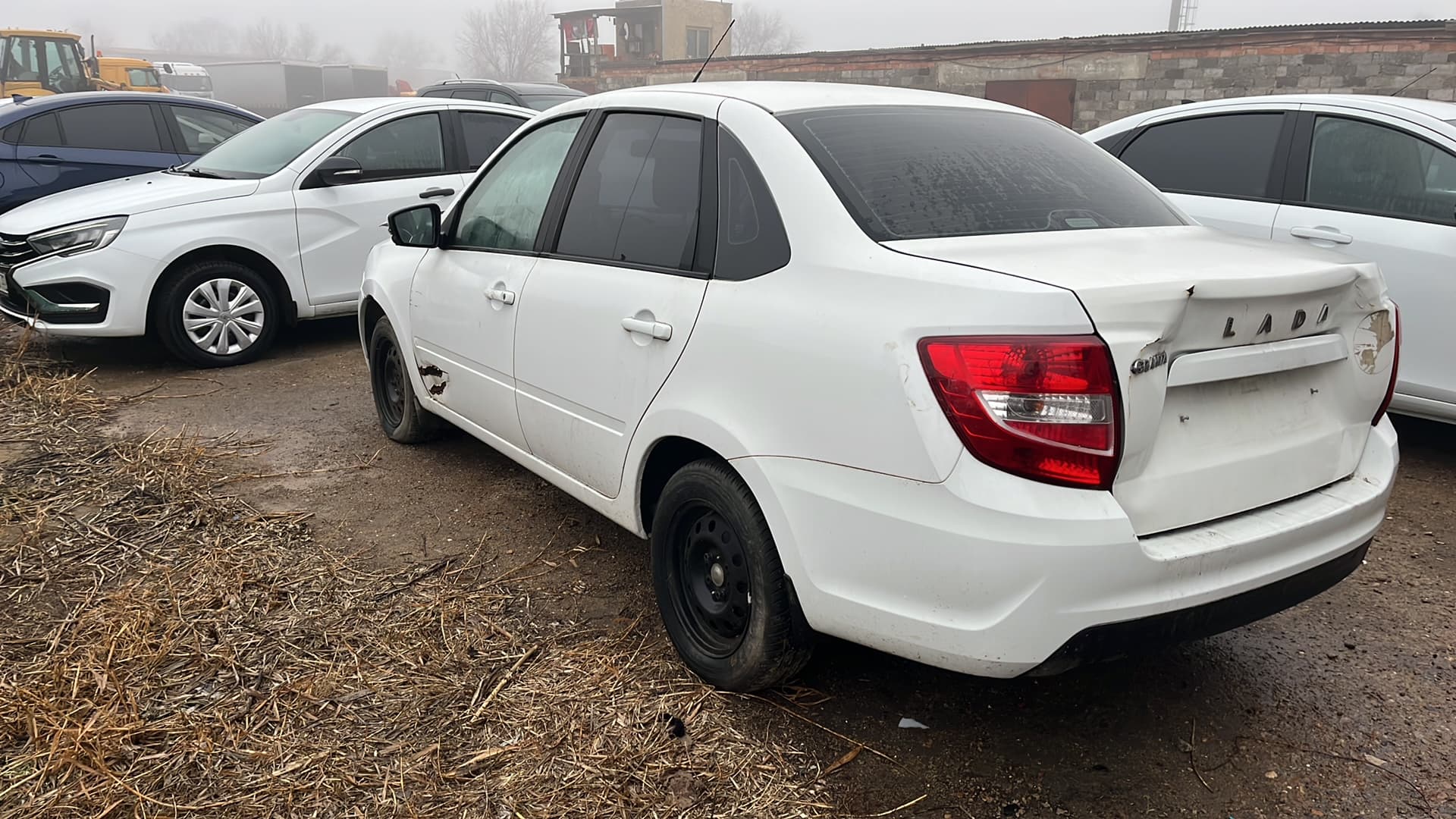 Lada Granta седан - 4
