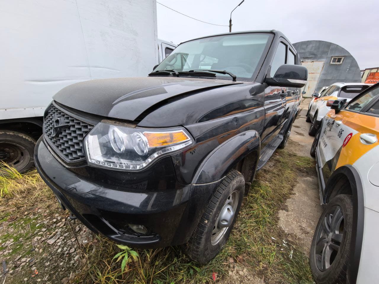 UAZ Pickup - 1