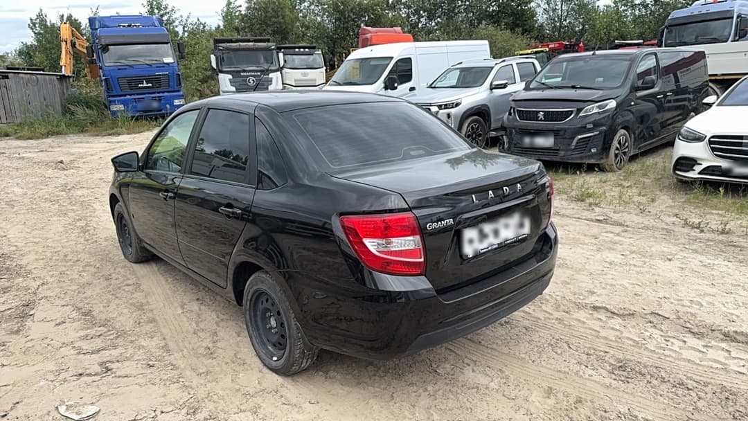 Lada Granta седан - 4