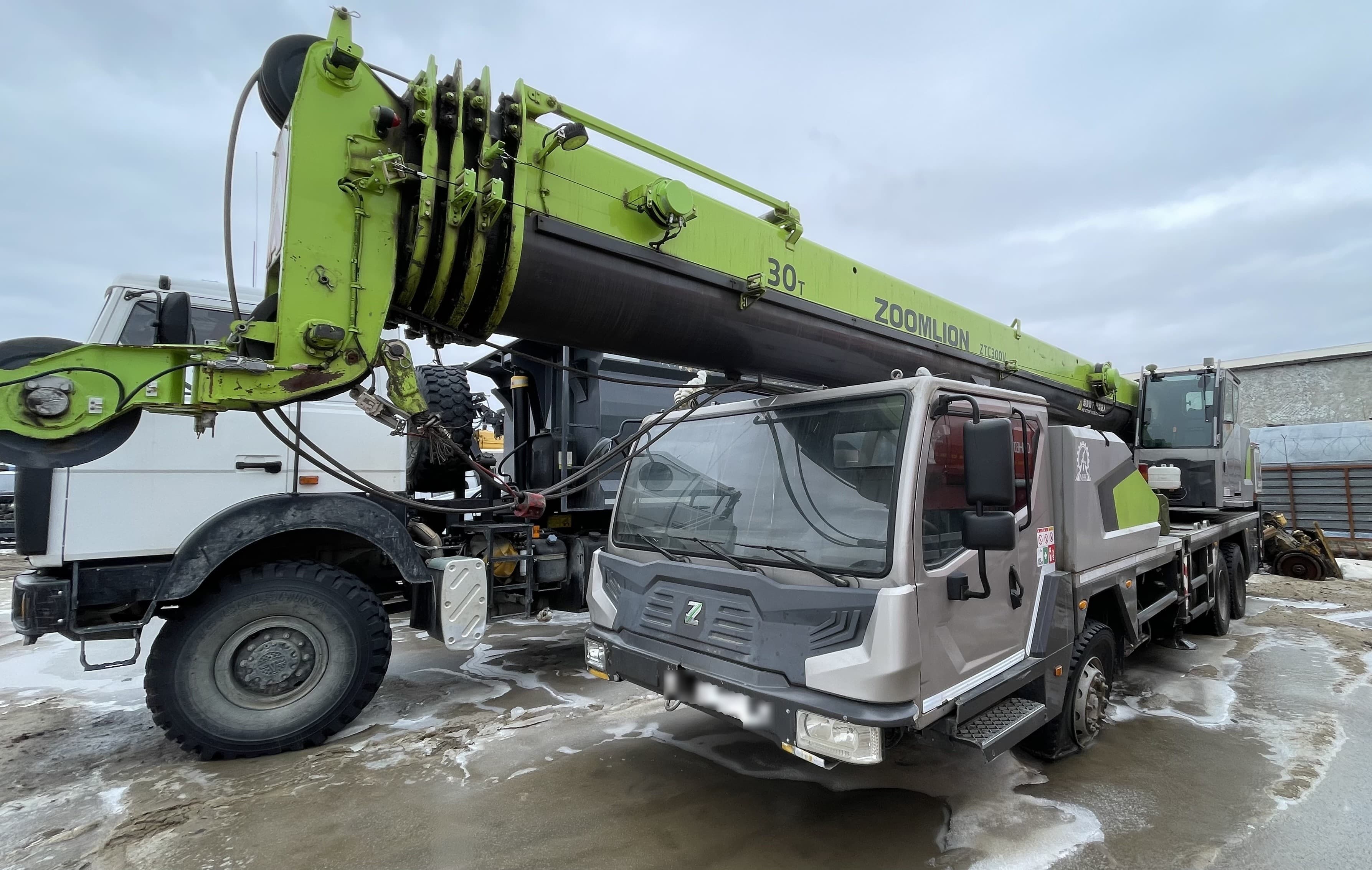 Zoomlion ZTC300 6x4 Автокран - 1