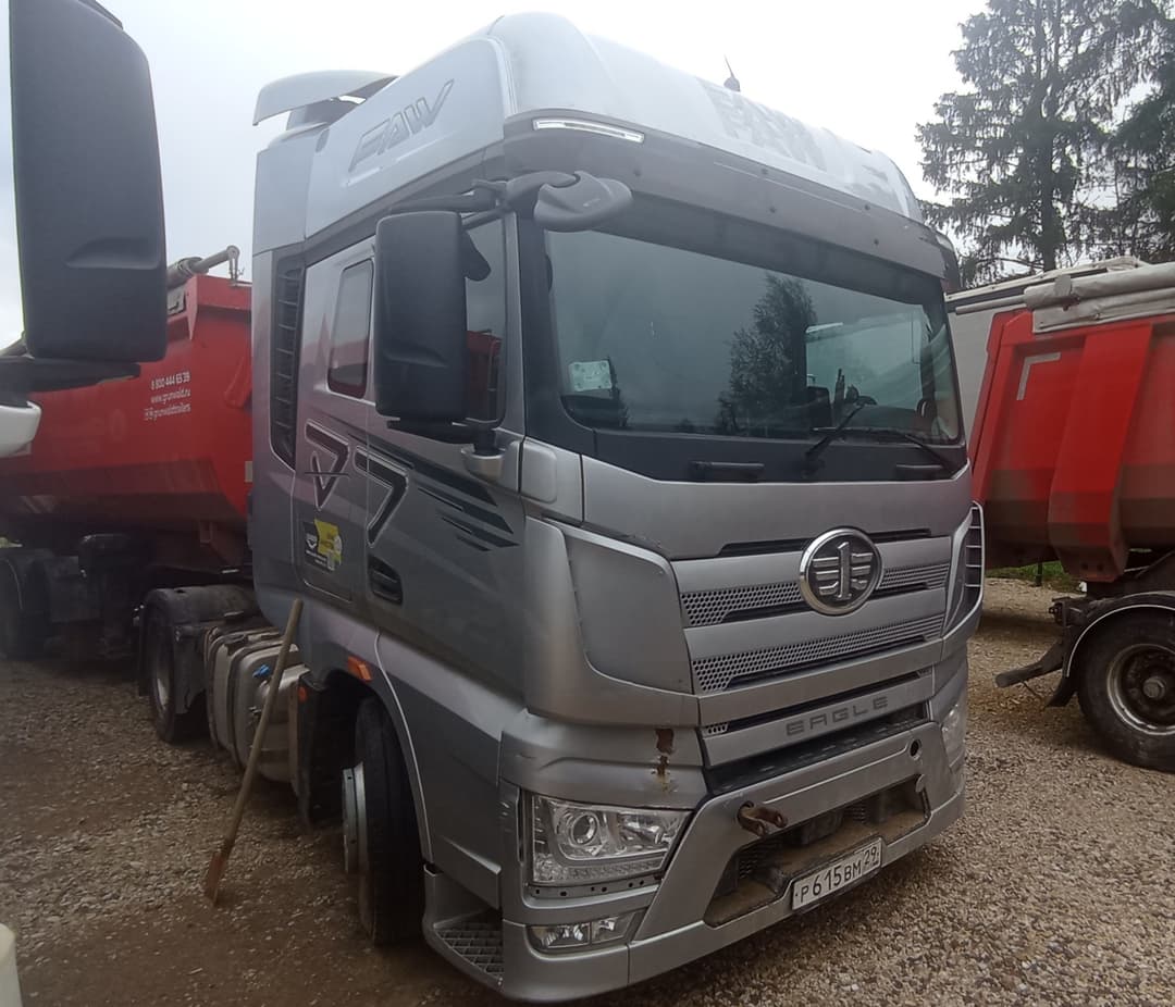 FAW J7 4x2 Седельный тягач - 2