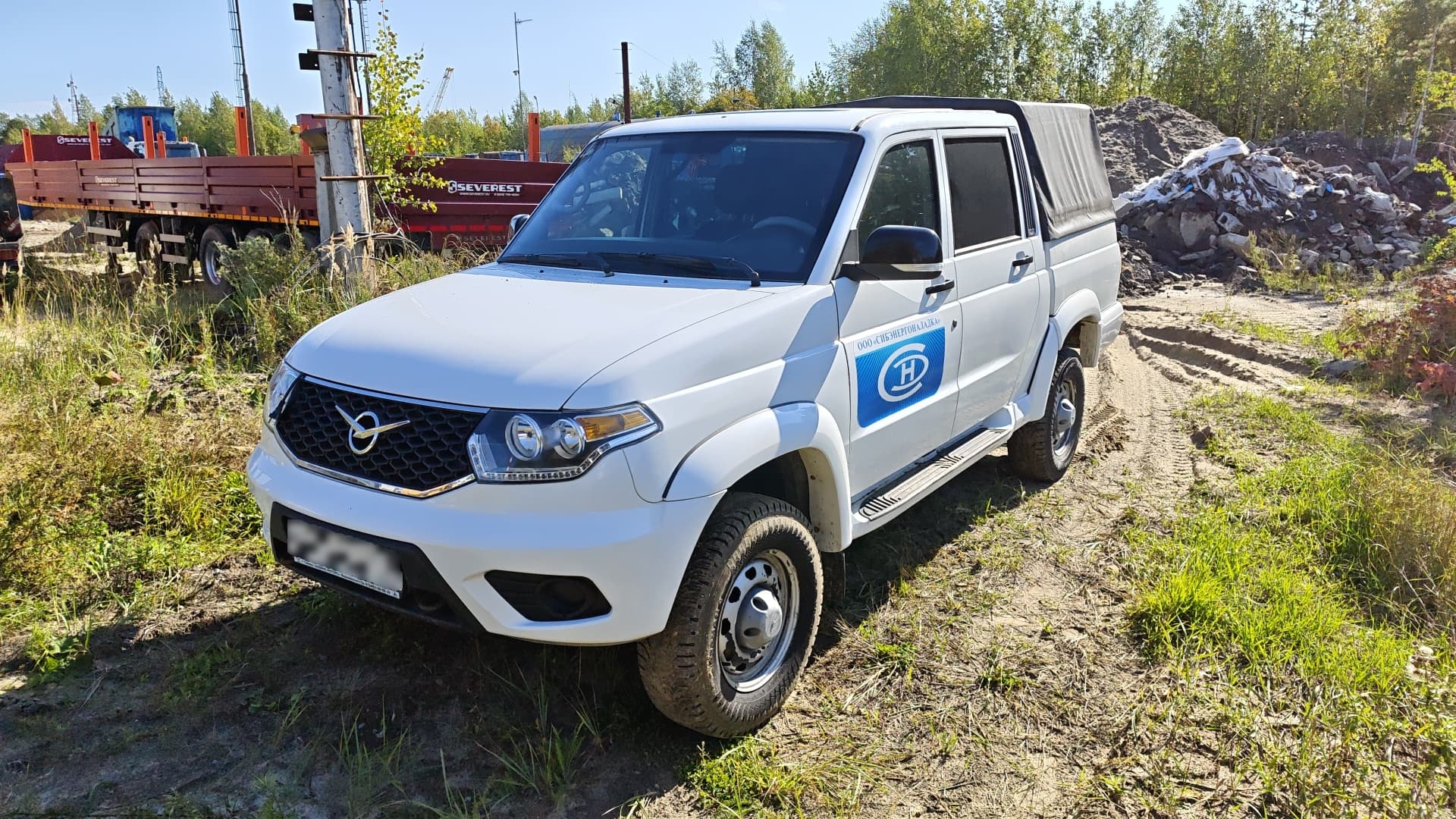 UAZ Pickup - 1