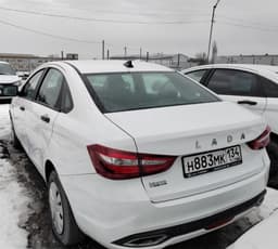 Lada Vesta седан - 4