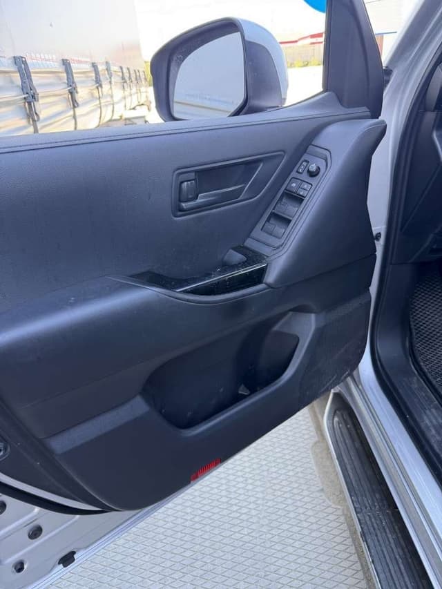 Toyota Land Cruiser 300 - 8