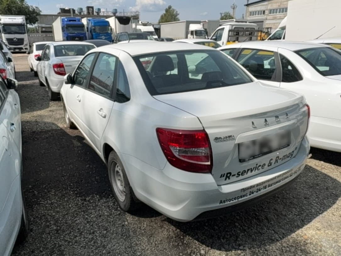 Lada Granta седан - 4