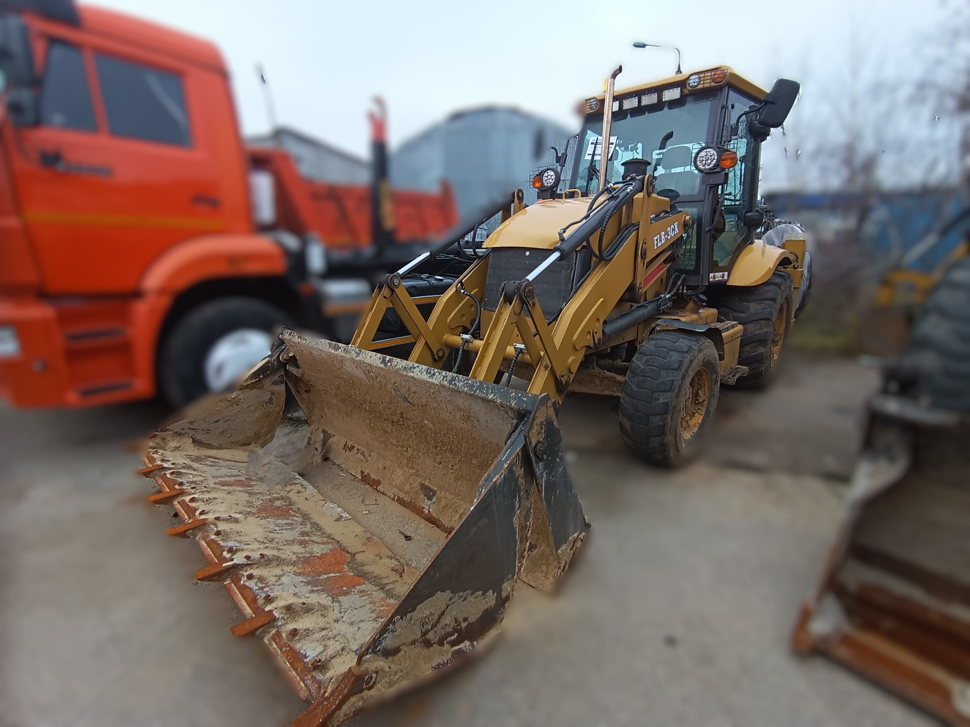 Mkcm FLB* Экскаватор-погрузчик - 1