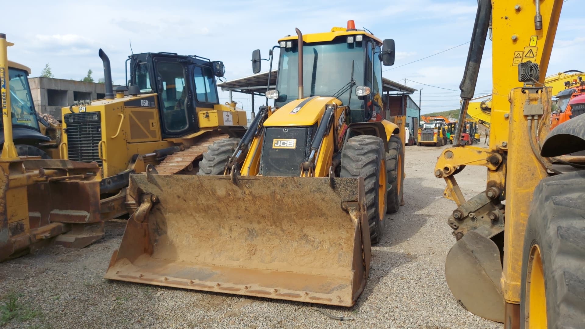 JCB 4CX Экскаватор-погрузчик - 1
