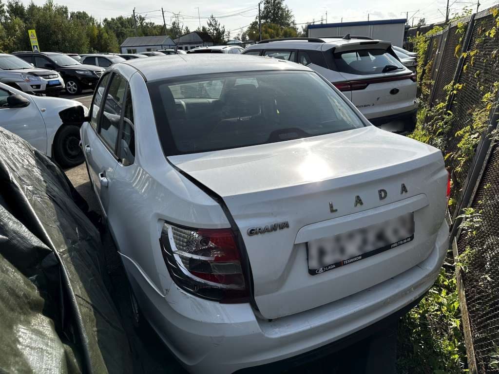 Lada Granta седан - 4