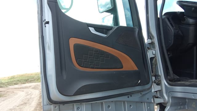 Shacman (Shaanxi) SX* 4x2 Седельный тягач - 8