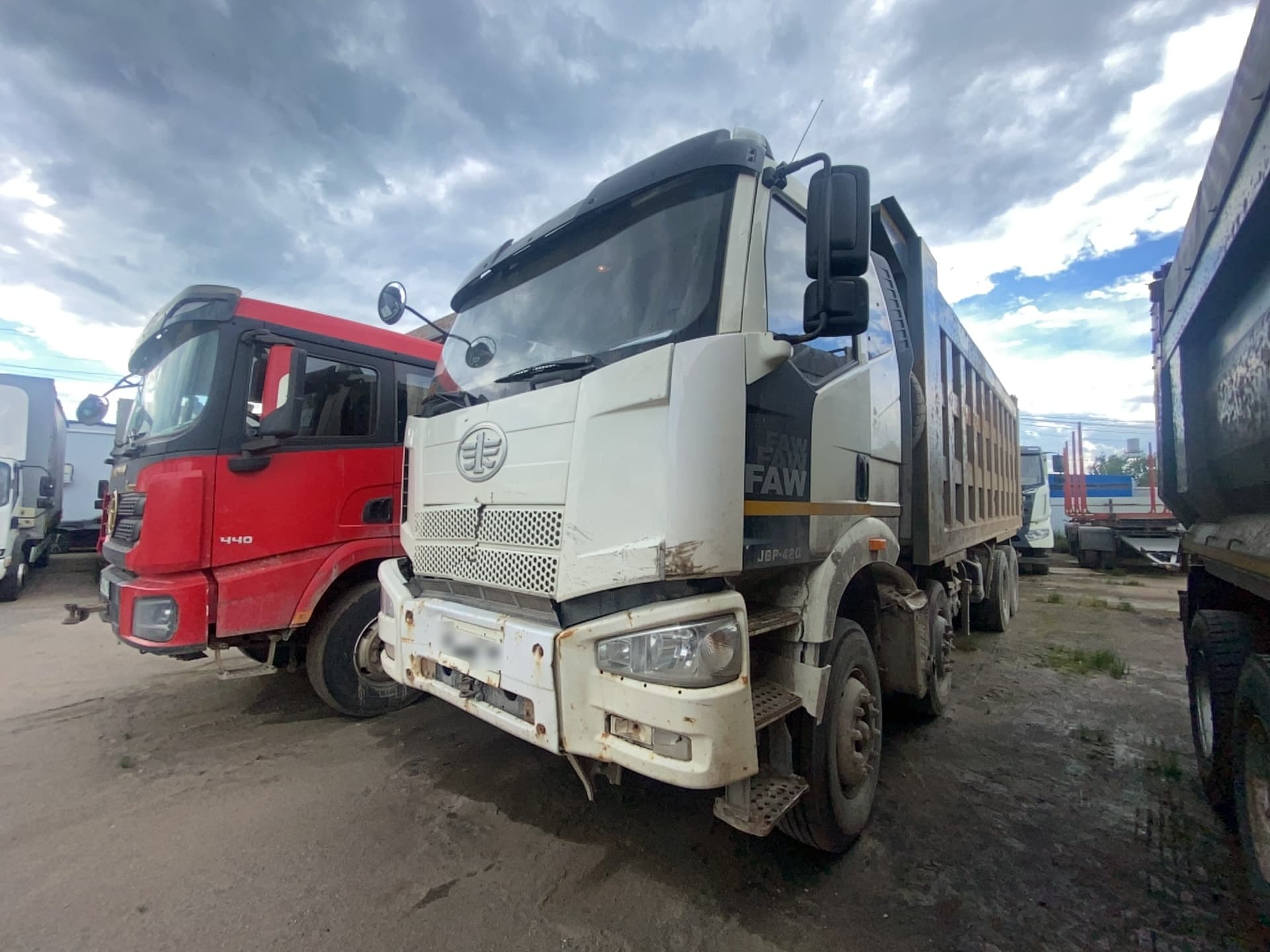 FAW J6 8x4 Самосвал - 1