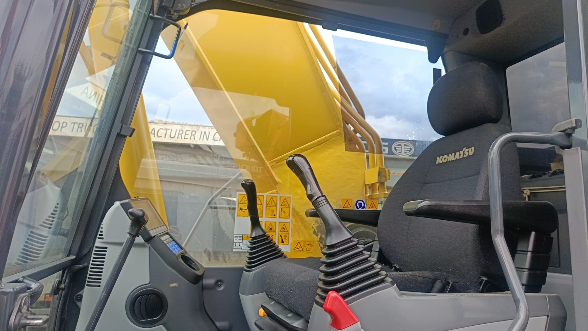 Komatsu PC300-8MO Экскаватор - 5
