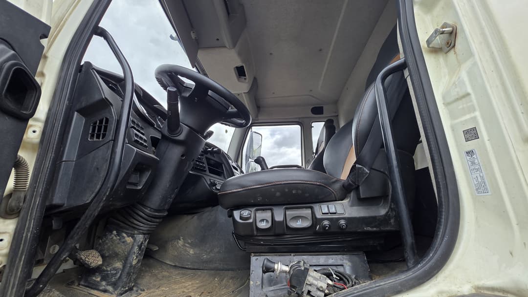 FAW J6 8x4 Самосвал - 5