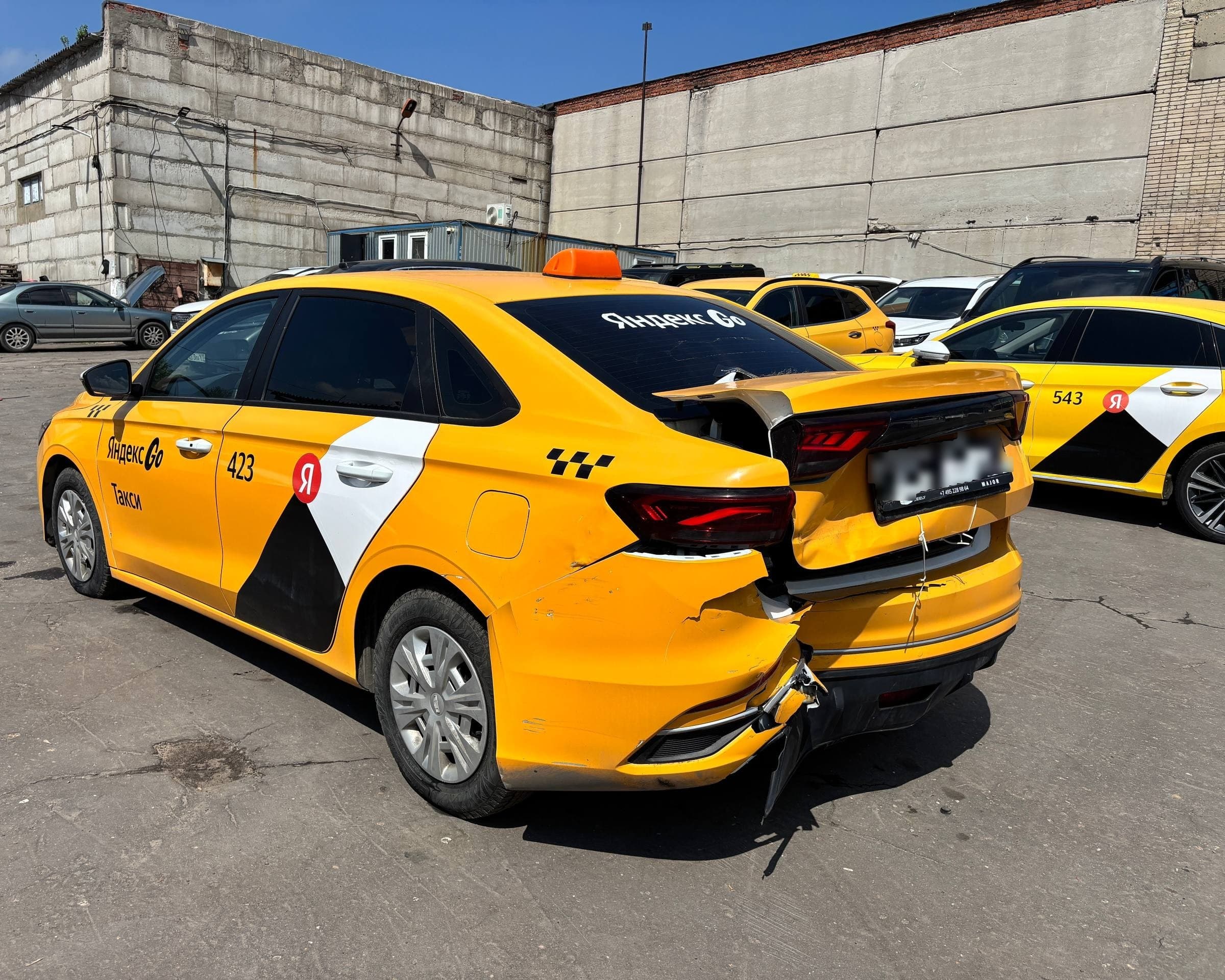 Geely Emgrand 7 - 4