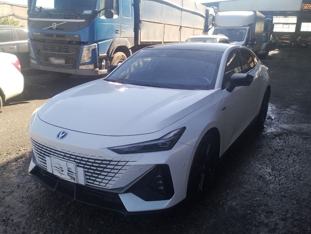Changan UNI-V - 1