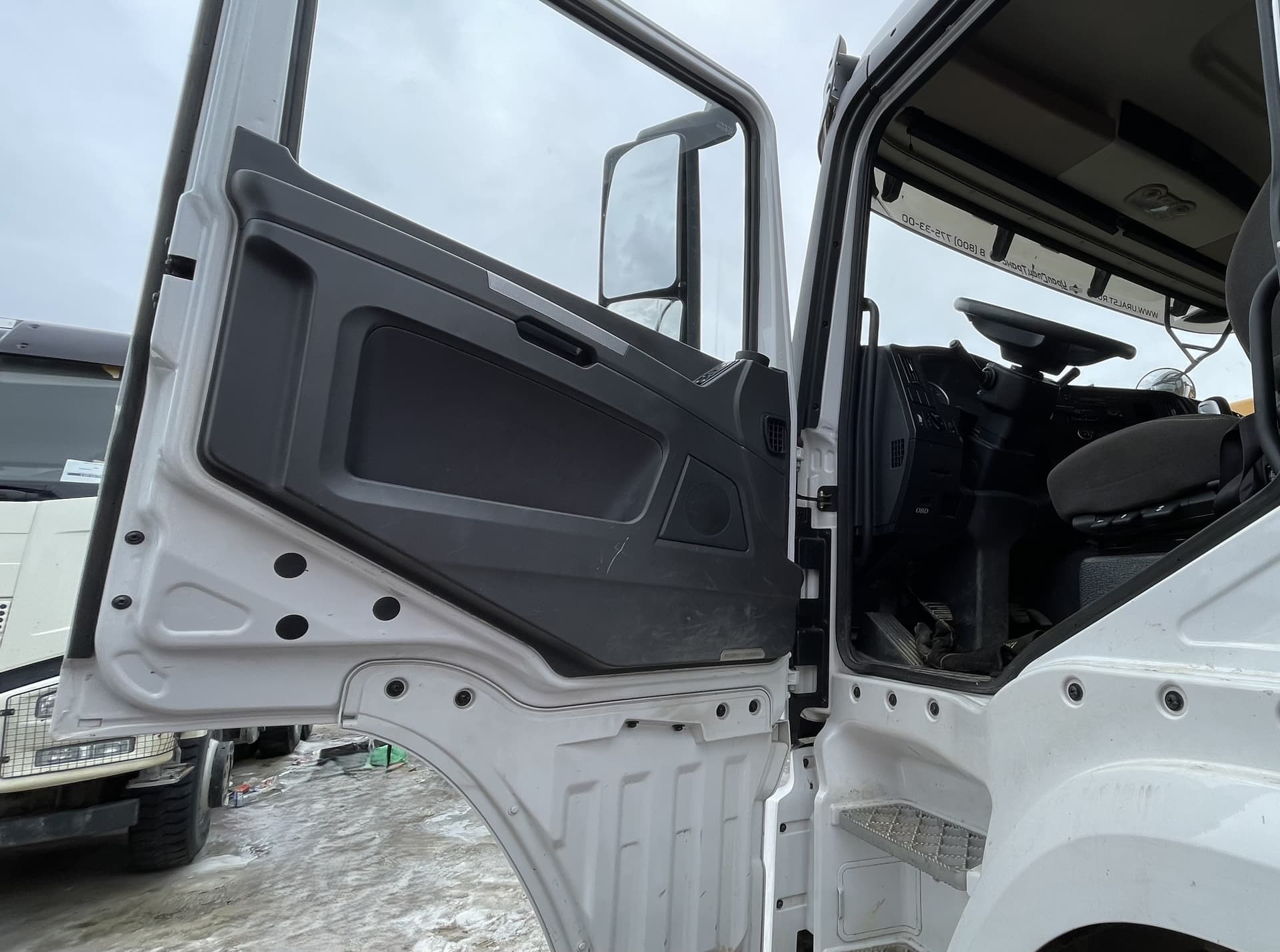 Уралспецтранс 5453* на шасси Shacman SX3258 6x6 Автоцистерна вакуумная - 6
