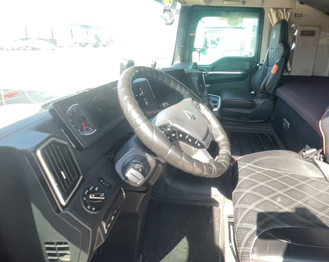 Sitrak C7H 4x2 Седельный тягач - 5
