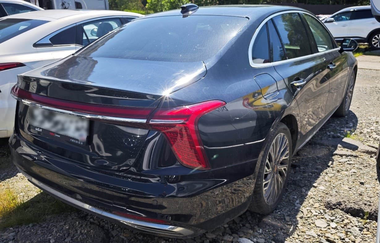 Hongqi H5 - 3