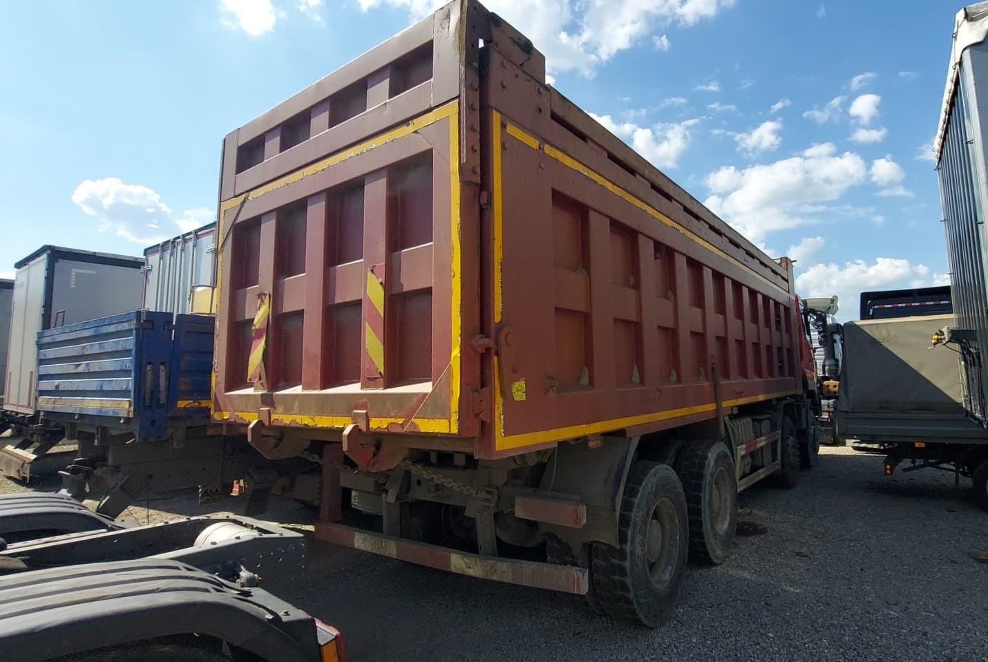 Dongfeng KC 8x4 Самосвал - 3