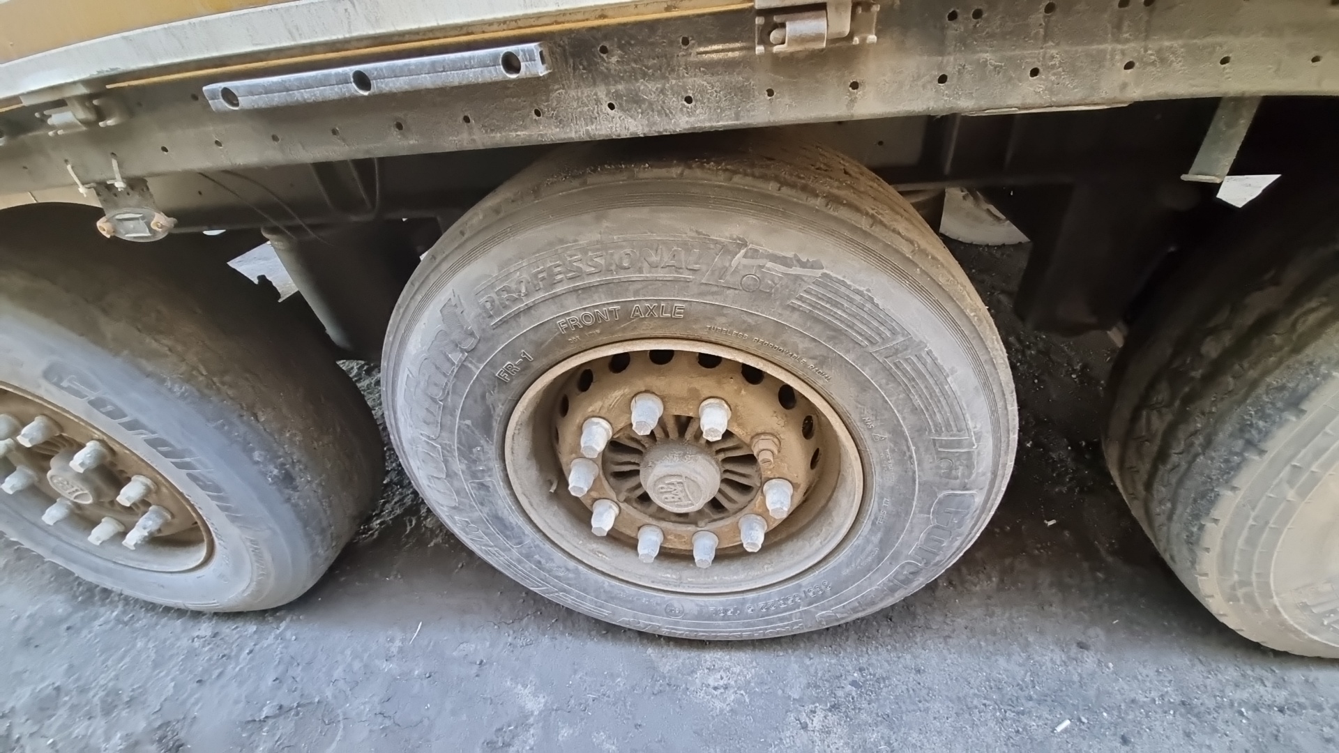 Kassbohrer XS Полуприцеп шторный - 6
