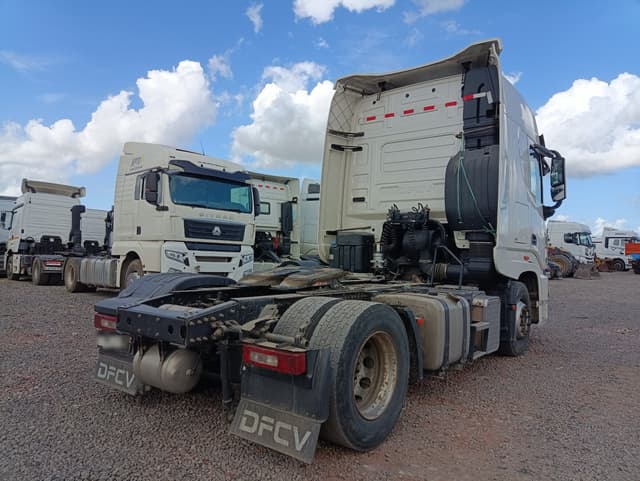 Dongfeng DFH 4x2 Седельный тягач - 3