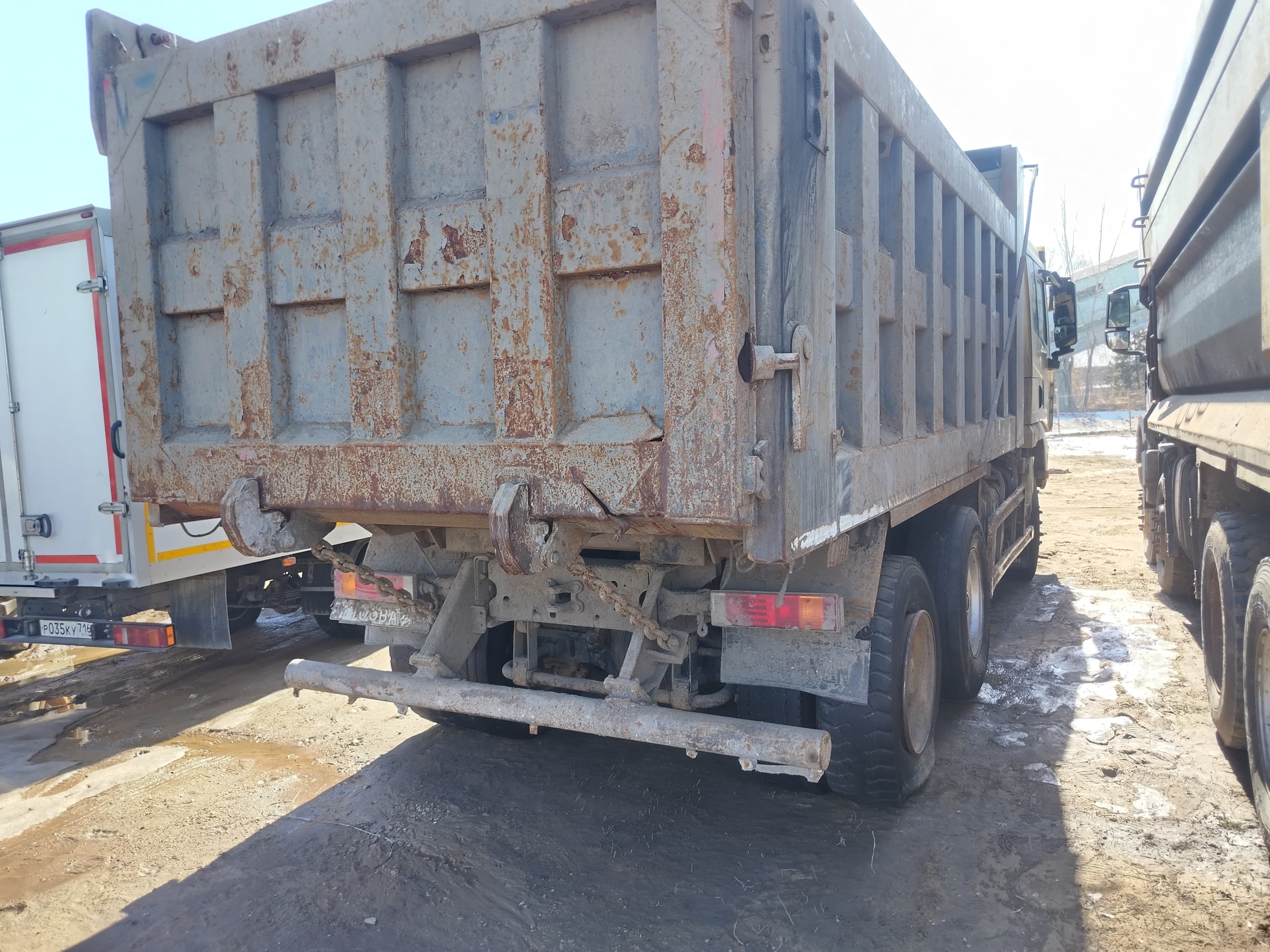 Shacman (Shaanxi) SX32586T384 6x4 Самосвал - 3
