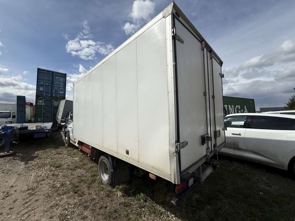 UAZ Profi - 3