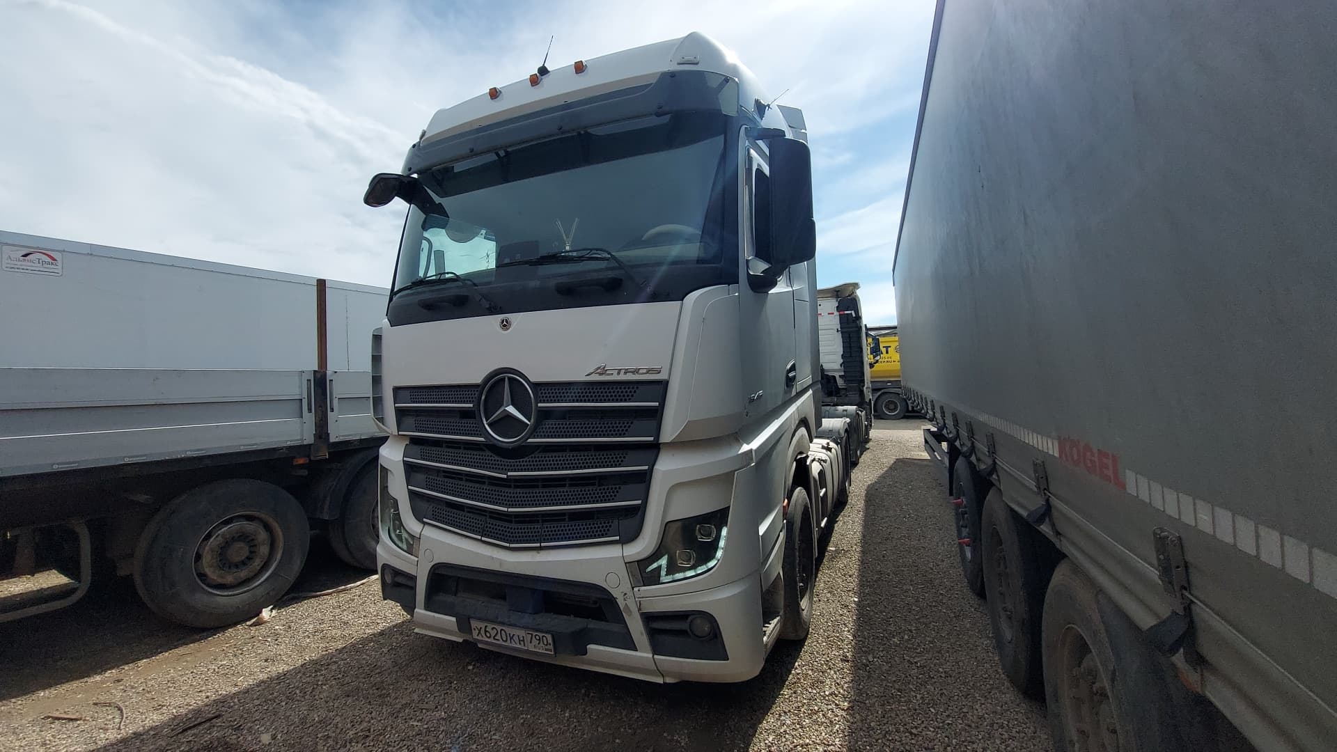 Mercedes-Benz Actros 4x2 Седельный тягач - 1