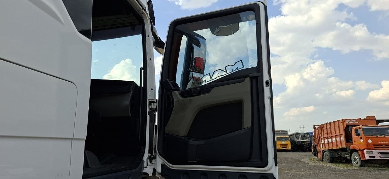 MAN TGX 4X2 Седельный тягач - 7