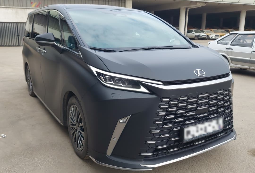 Lexus LM 350h - 2