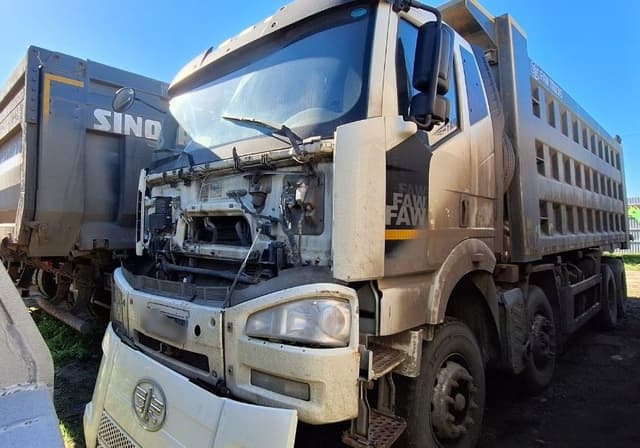 FAW J6 8x4 Самосвал - 1