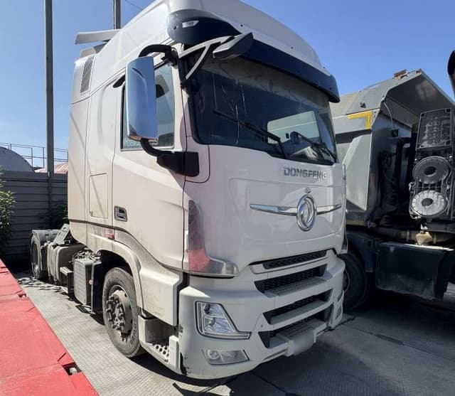Dongfeng DFH 4x2 Седельный тягач - 2