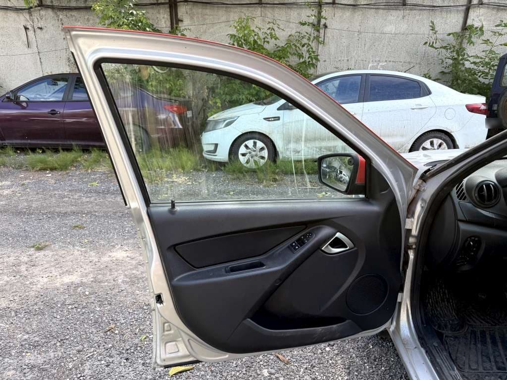 Lada Granta седан - 8