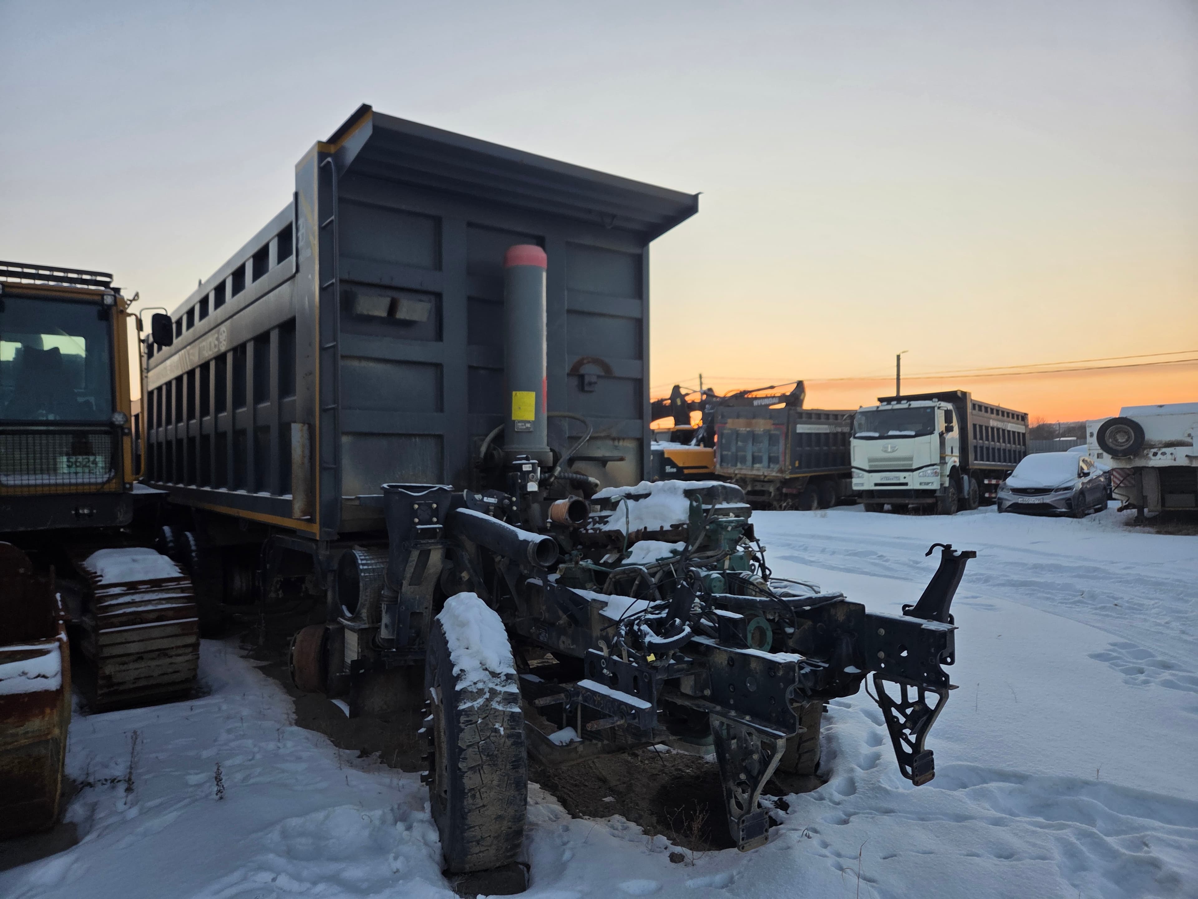 FAW J6 8x4 Самосвал - 2