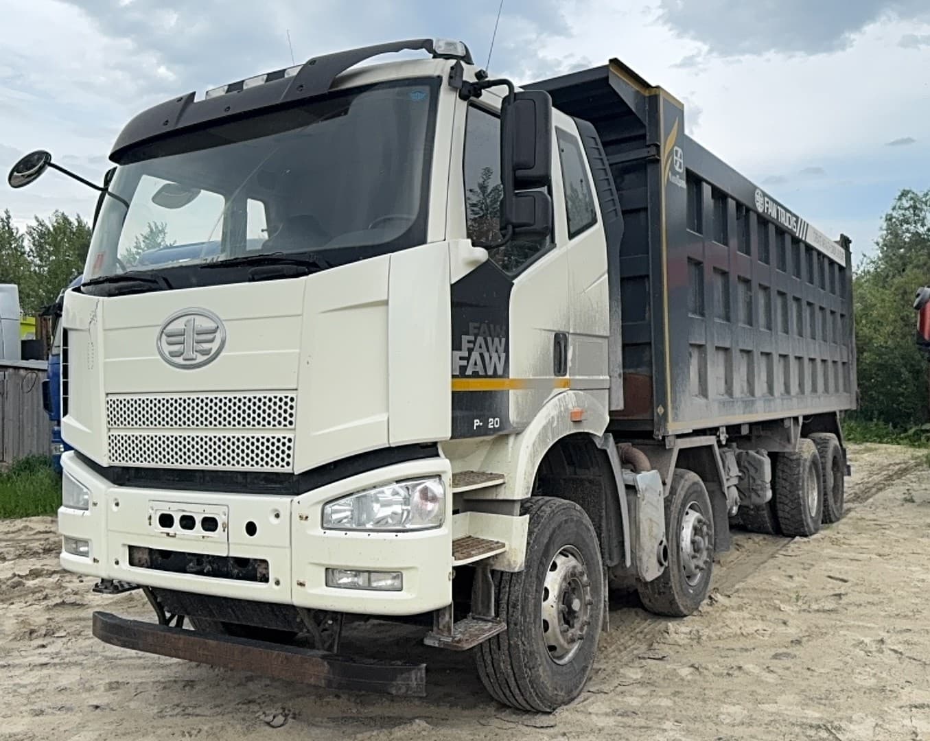 FAW J6 8x4 Самосвал - 1
