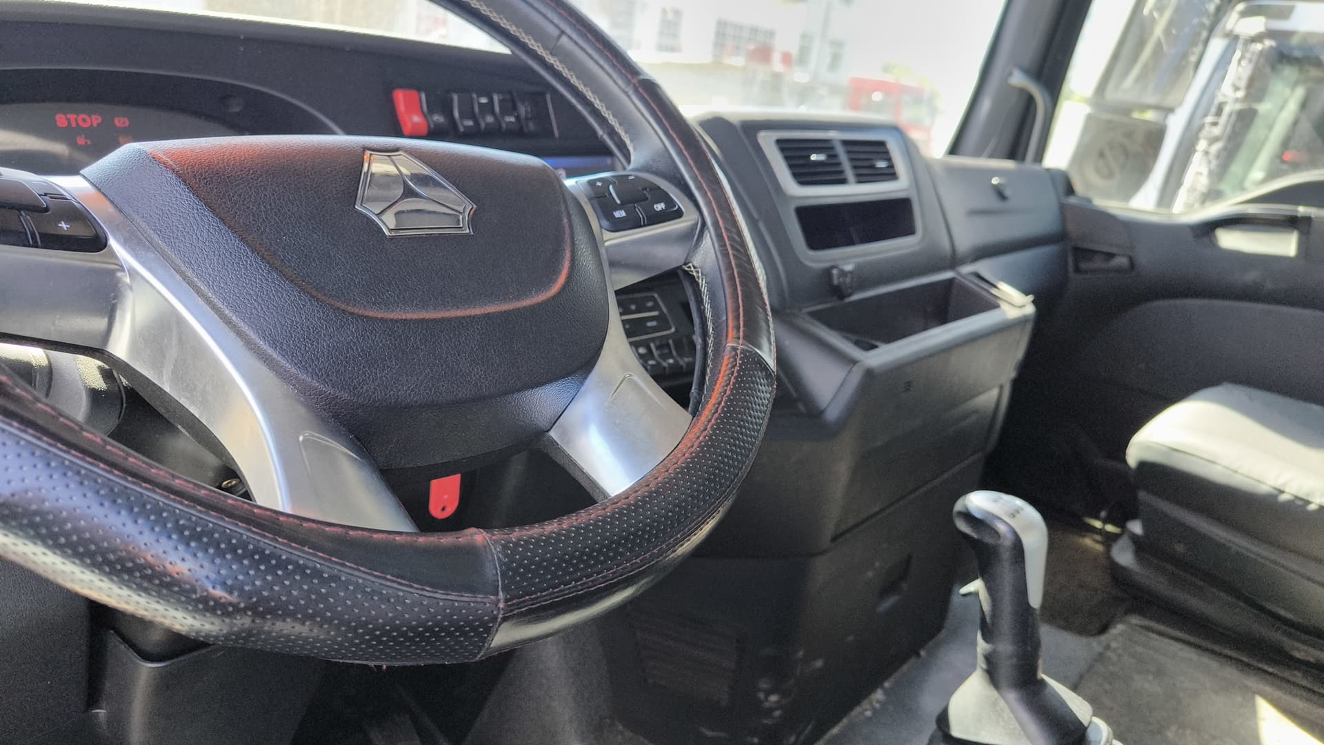 Sitrak C7H 4x2 Седельный тягач - 5