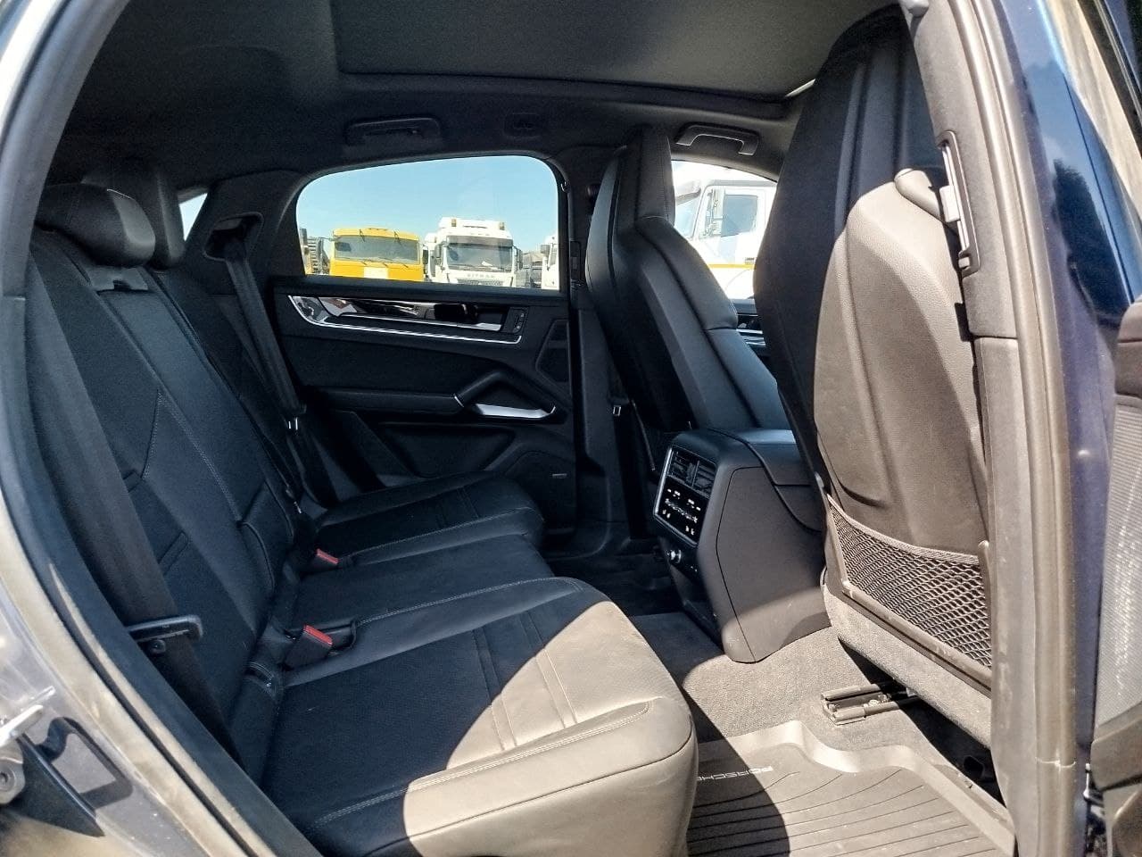 Porsche Cayenne - 8