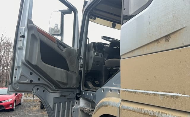 Shacman (Shaanxi) SX* 6x6 Седельный тягач - 8