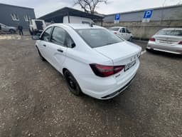 Lada Vesta седан - 4