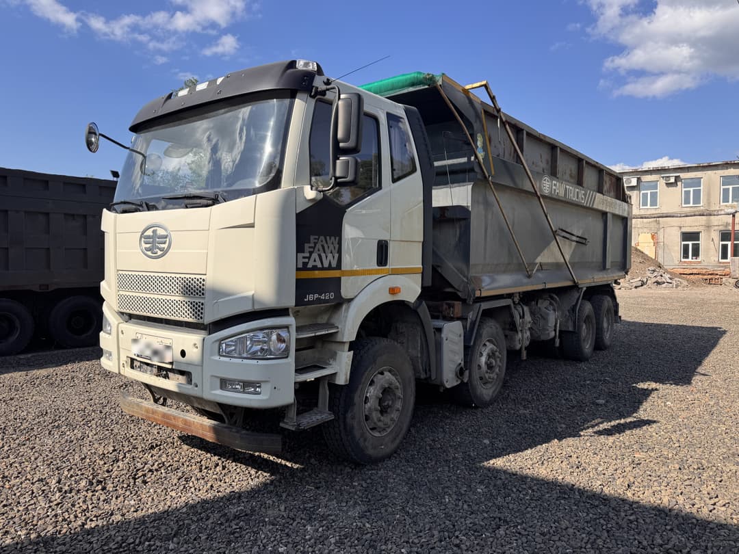 FAW CA 3310 8x4 Самосвал - 1